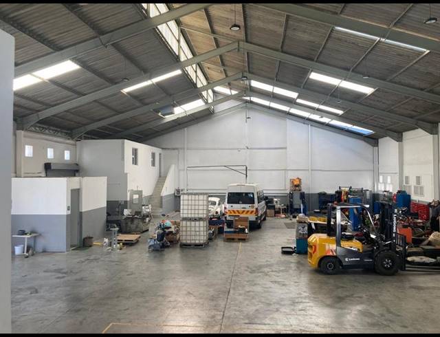 INDUSTRIAL PROPERTY TO RENT IN NORTH END